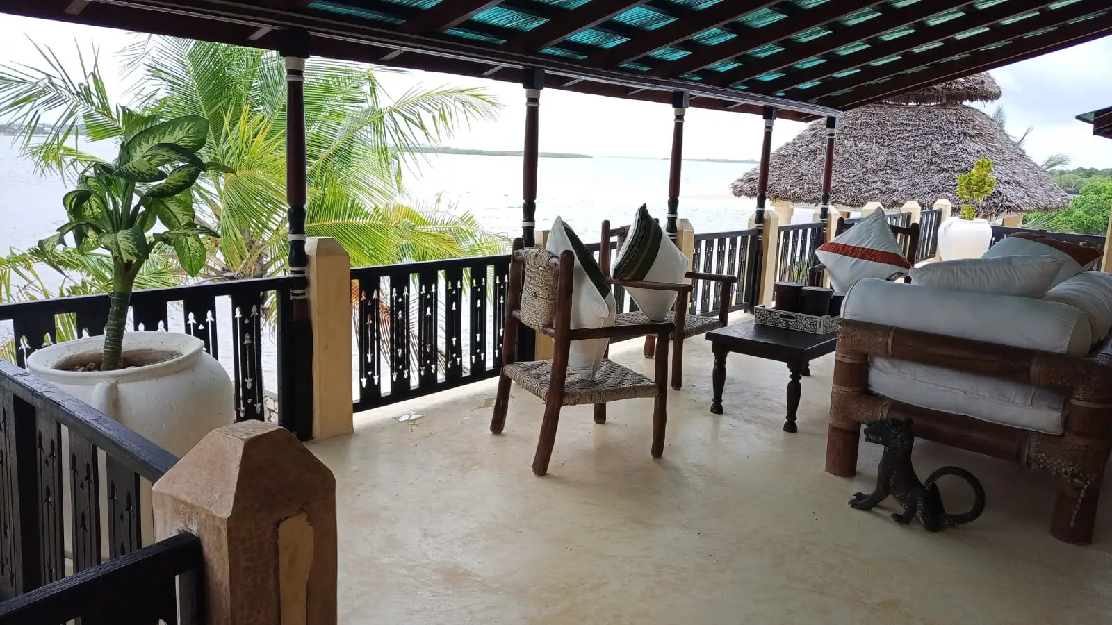 The Red Moon House – terrace and ocean view