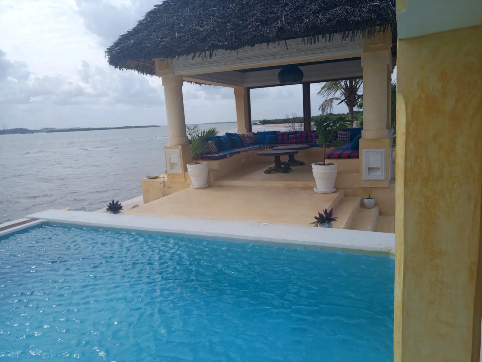 Amenities & Attractions