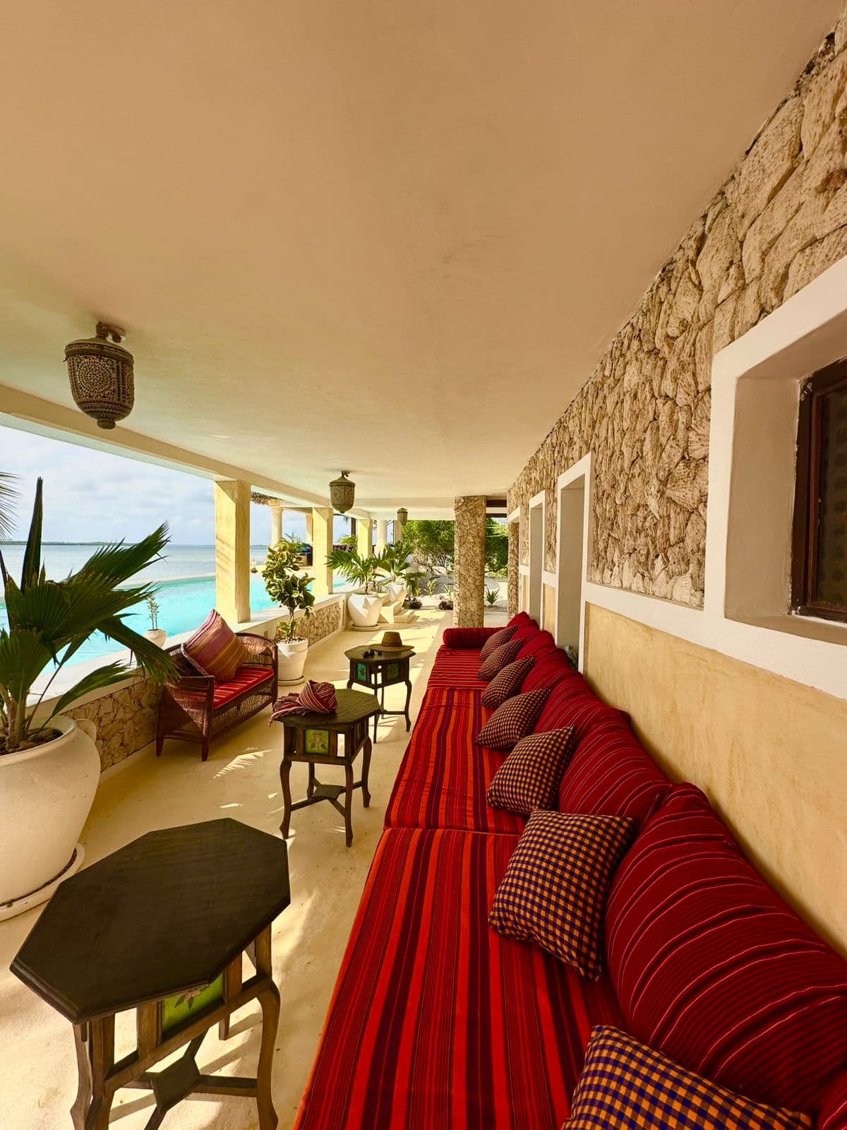 Dining or lounge amenity